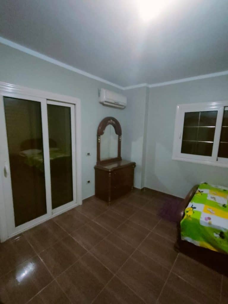 متوفر غرفه سنجل بنات فقط مكيفه بسعر 6000 جنيه