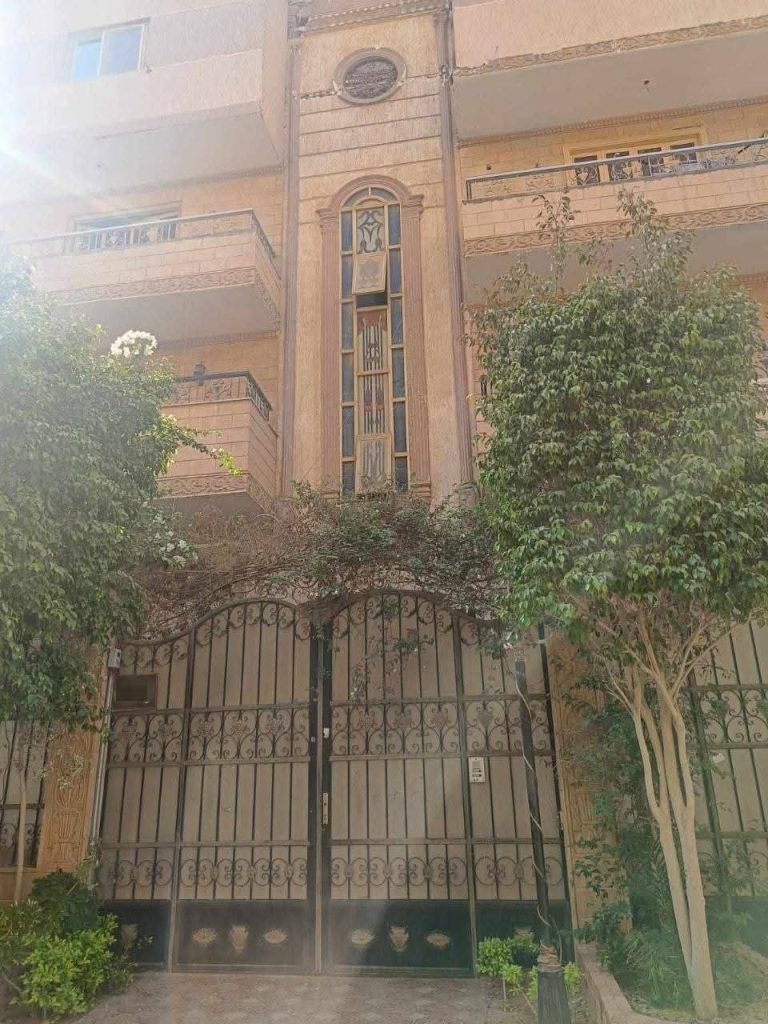 شقه للبيع