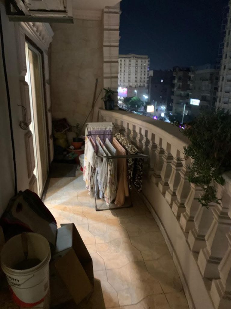 شقه للبيع