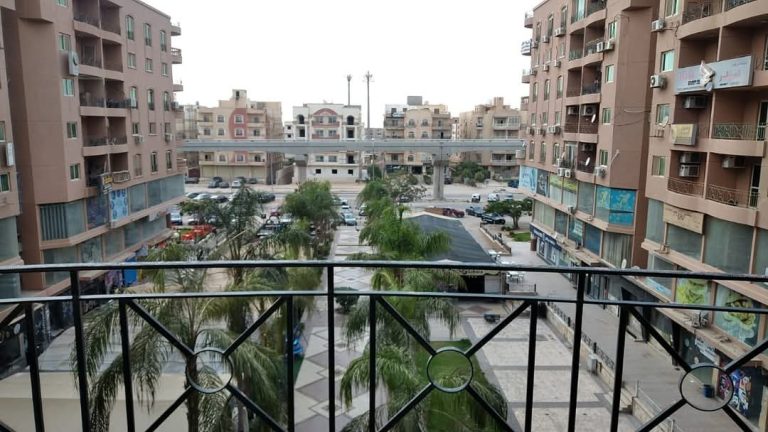 مكتب اداري مرخص للبيع او الايجار باكتوبر 130م
