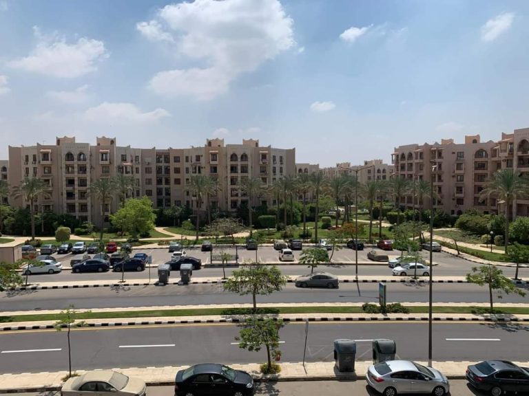 للــــبــيـع بـالــرحــــاب1 شقة 240م بــســـعــــــر لــــــقـــــطــــه
