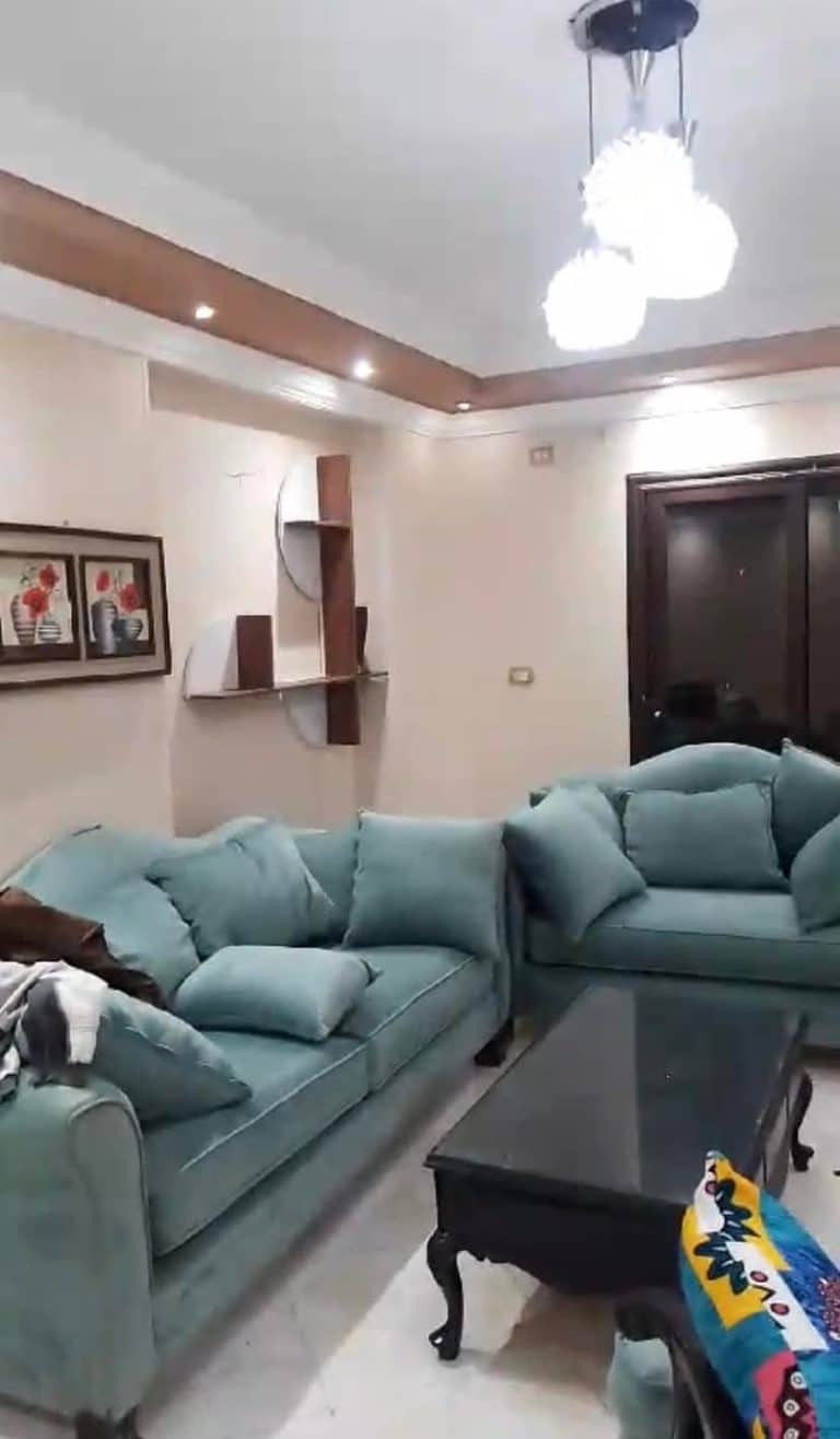 شقه للإيجار المفروش بين فيصل والهرم تتكون من3غرف نوم
