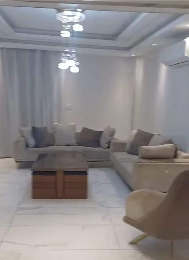 شقه لايجار موقع رائع جدا تاني نمره من نيل الدقي