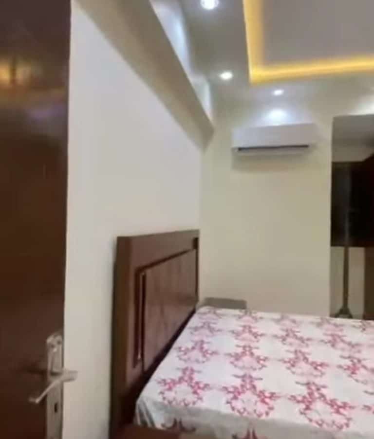 شقة مفروشة مكيفة للايجار ٣ غرف و٢ حمام فالدقي