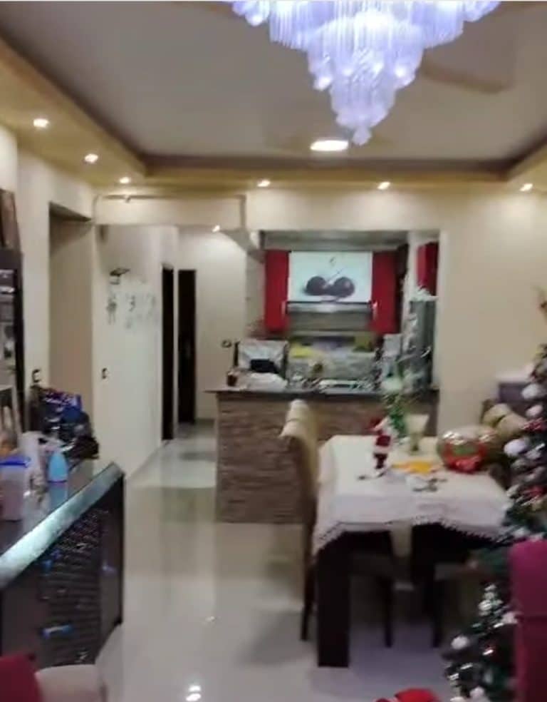شقة فاخرة للبيع بالدور الخامس مع أسانسيرتتكون من ثلاث غرف