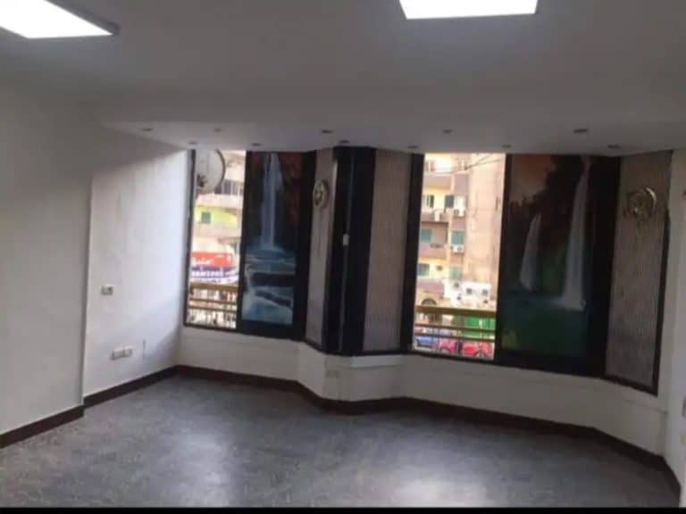 شقه ادارى🏠 للبيع ١٣٠م بشارع النزهه الرءيسى