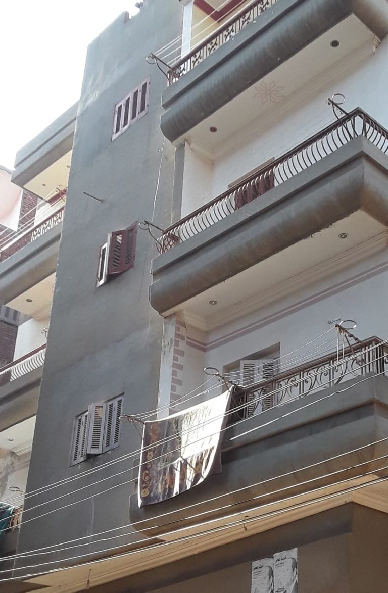 يوجد منزل للبيع بدكرنس على الرصيف اربع ادوار