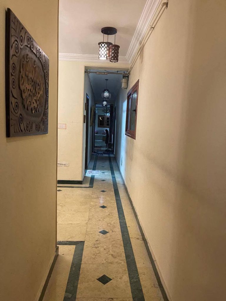 شقه للبيع فى عرابى شارع العلمين 200 متر
