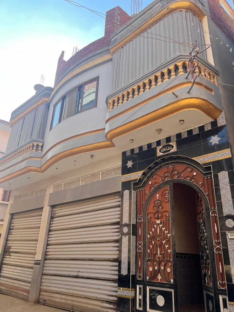 منزل للبيع عمدان دورين مساحته ١٣٢