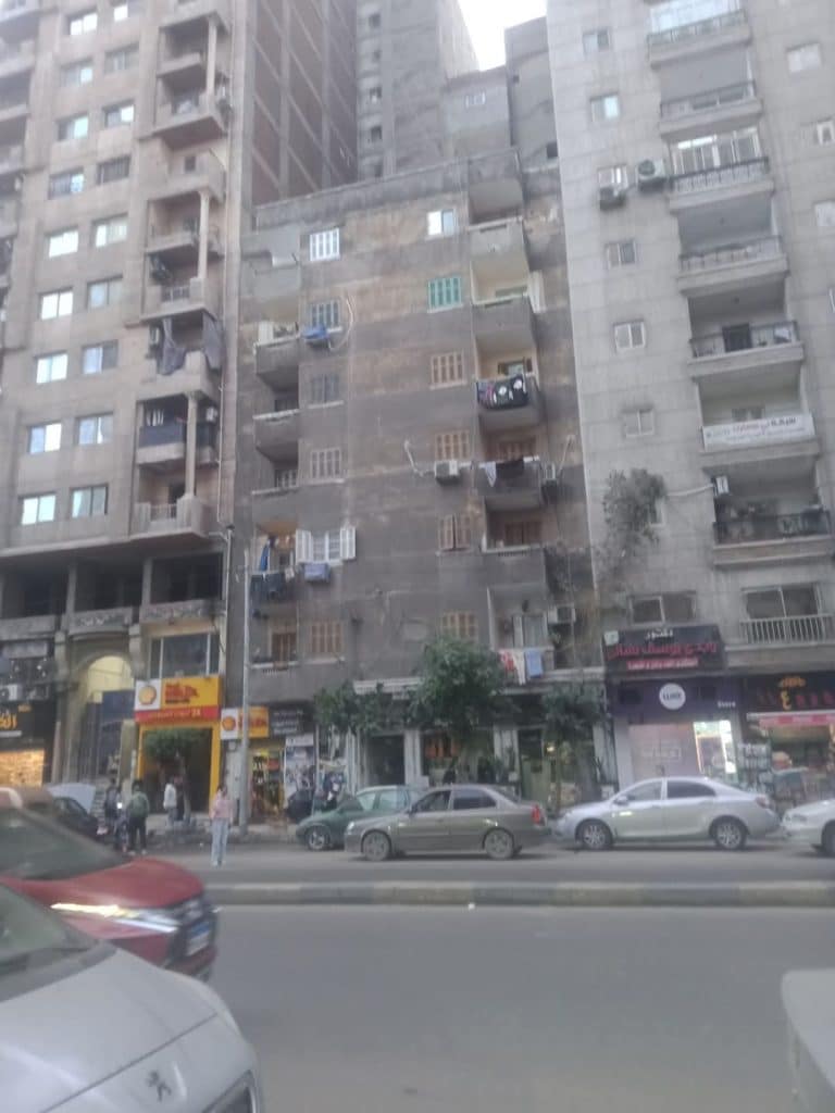 شقه للبيع شارع جامع سيدي بشر