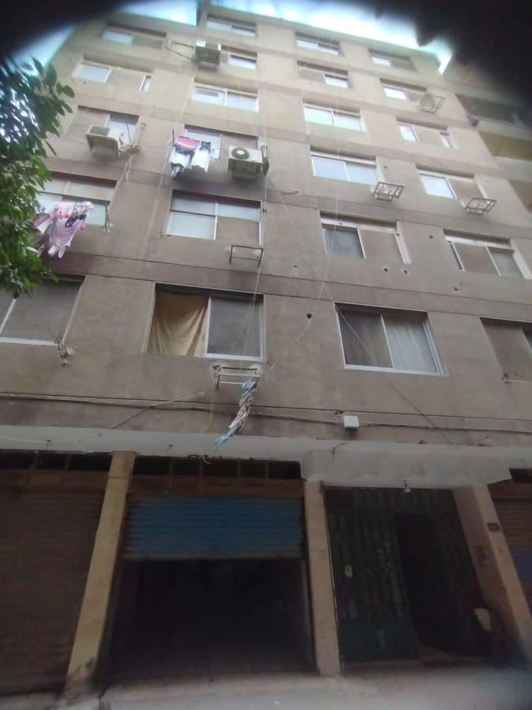 للبيع بيت مساحة الأرض 270متر