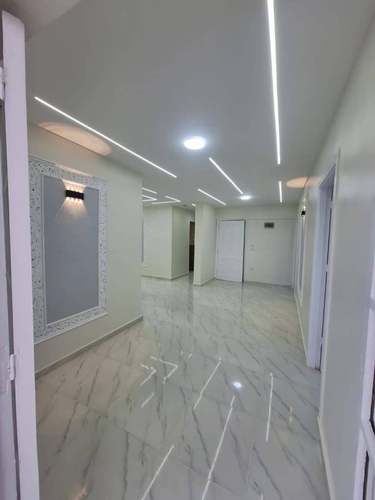 شقة للبيع في ميامي تاني نمرة من شارع اسكندر