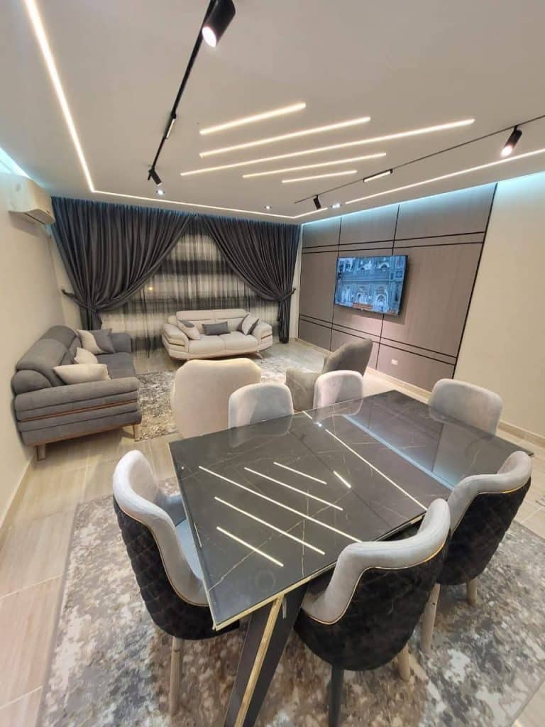 اول سكن واول فرش شقه مفروشه VIP للايجار فمدينه نصر