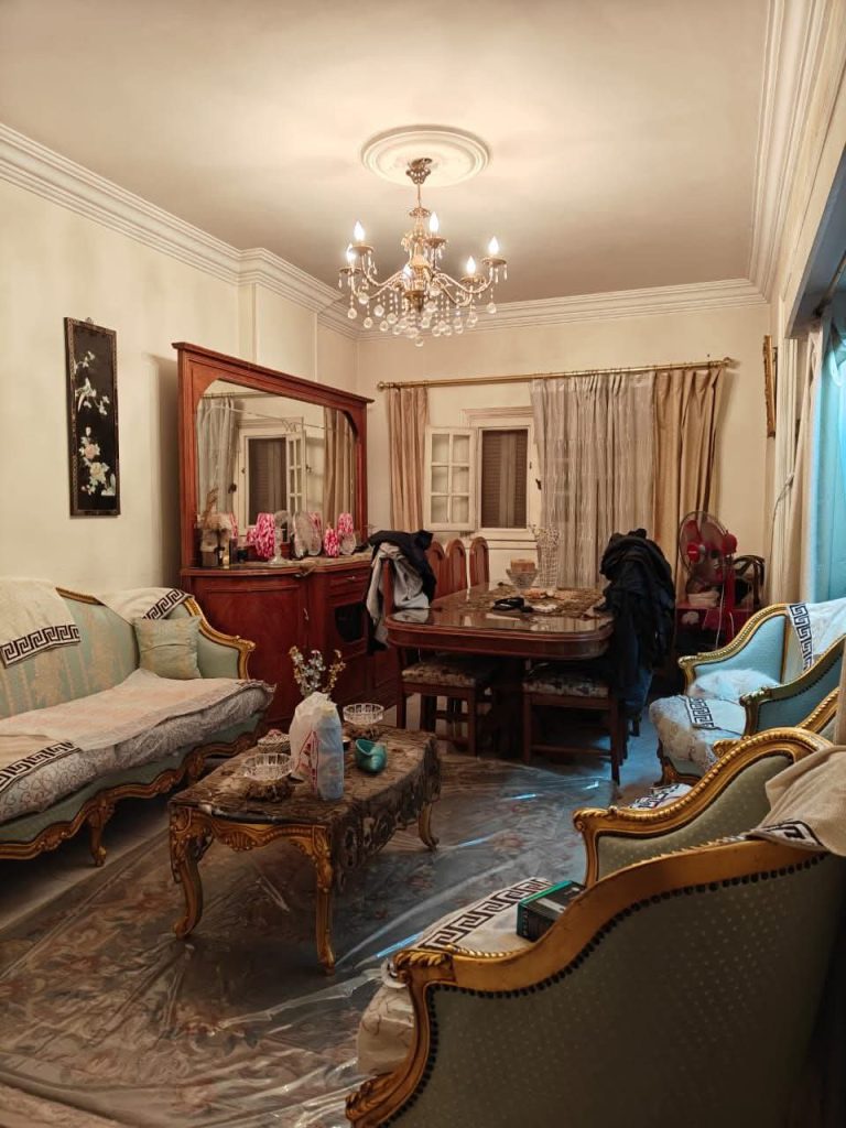 شقةتمليك للبيع لقطةجانبي من ش التلاتيني فيصل قريبةمن ميدان الساعه