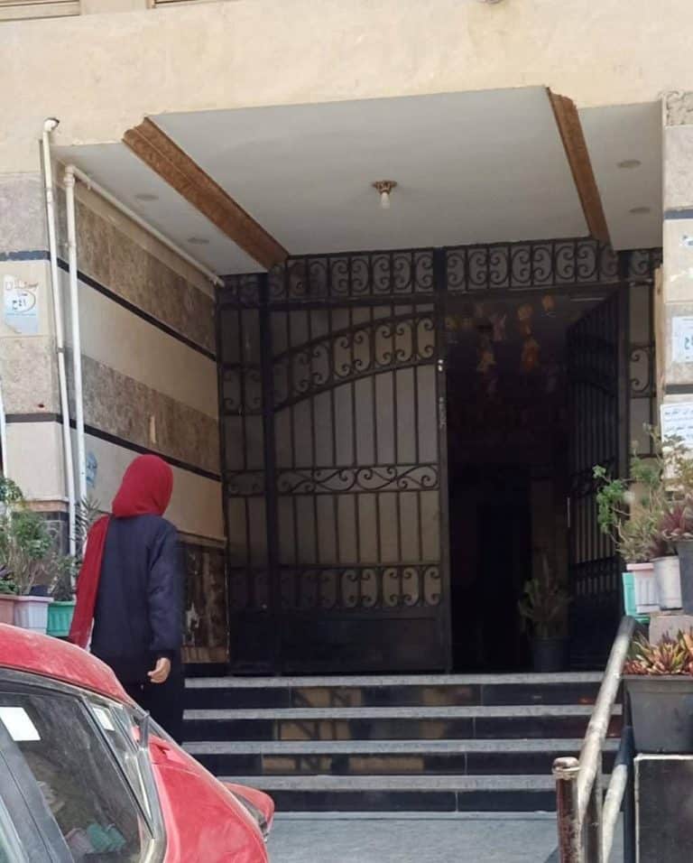 شقه للبيع نص تشطيب الشقه ١٠٠متر ٢ غرفه