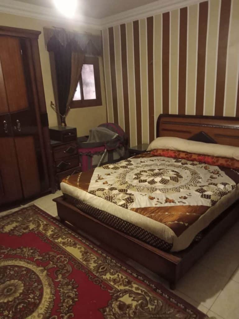 شقةللبيع بسعر مغري شقة140م حصه فى الارض شارع الاربعين