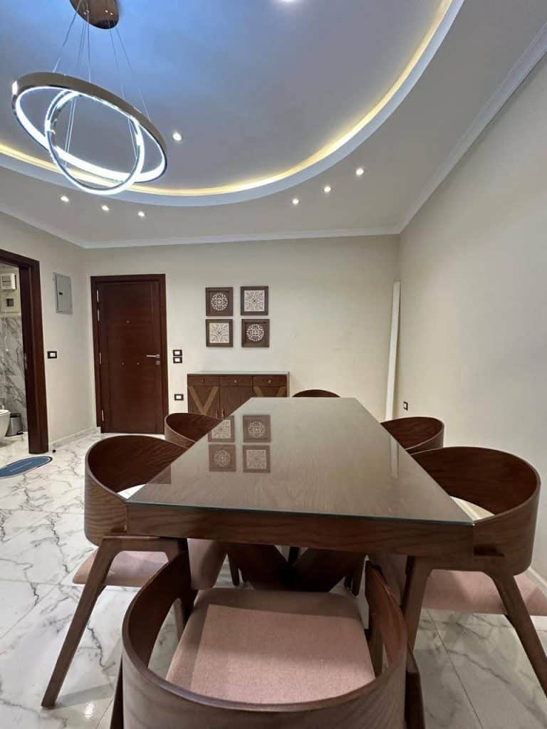 شقةمفروشةللايجار شارع جامعةالدول العربيه امام نادي الزمالك ١٨٠ م