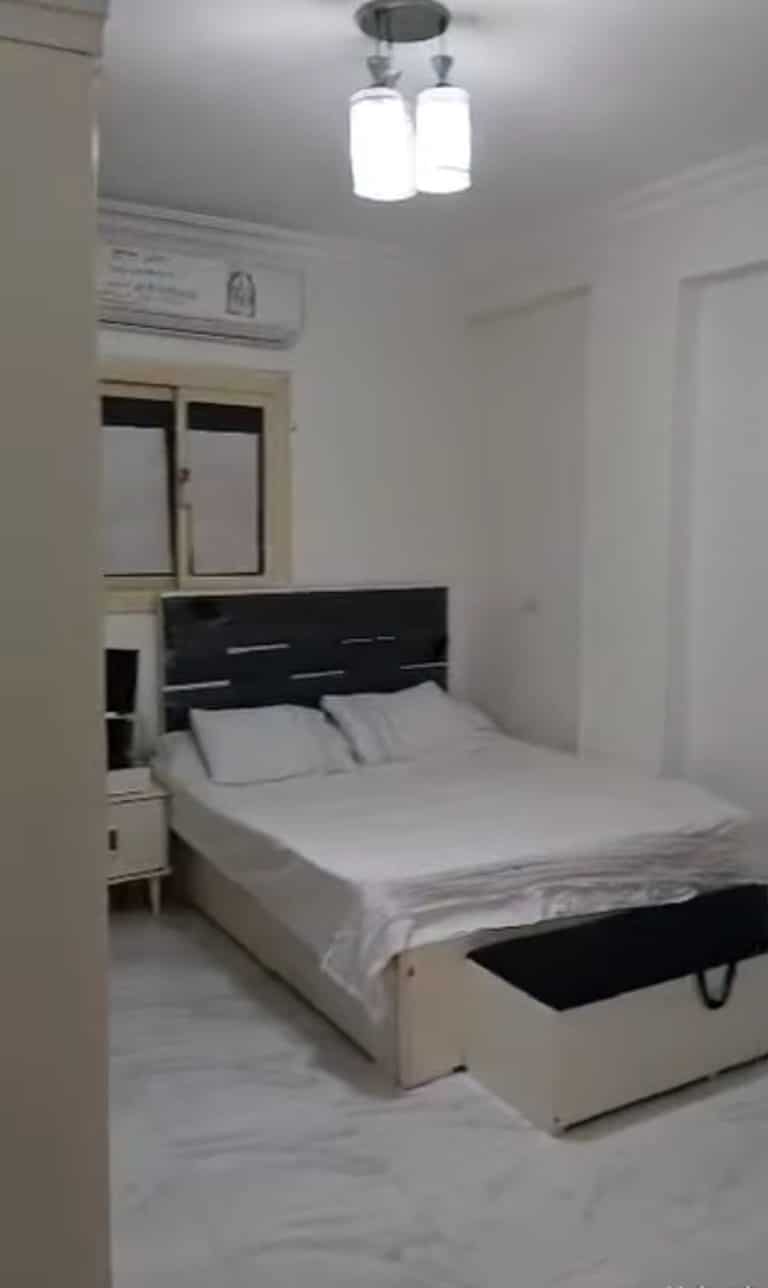 شقه للبيع في شارع عبده من شارع ابراهيم جوهر الشهير
