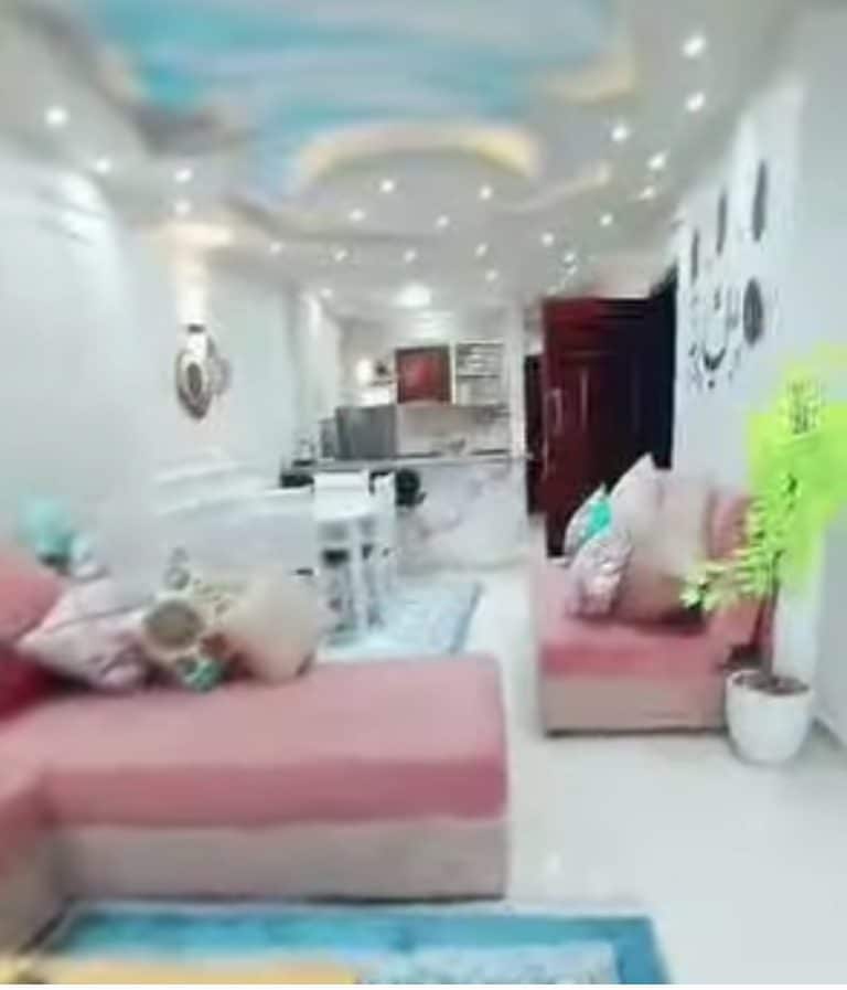شقه للايجار اسكندريه ميامي على البحر للتواصل فون اهوت