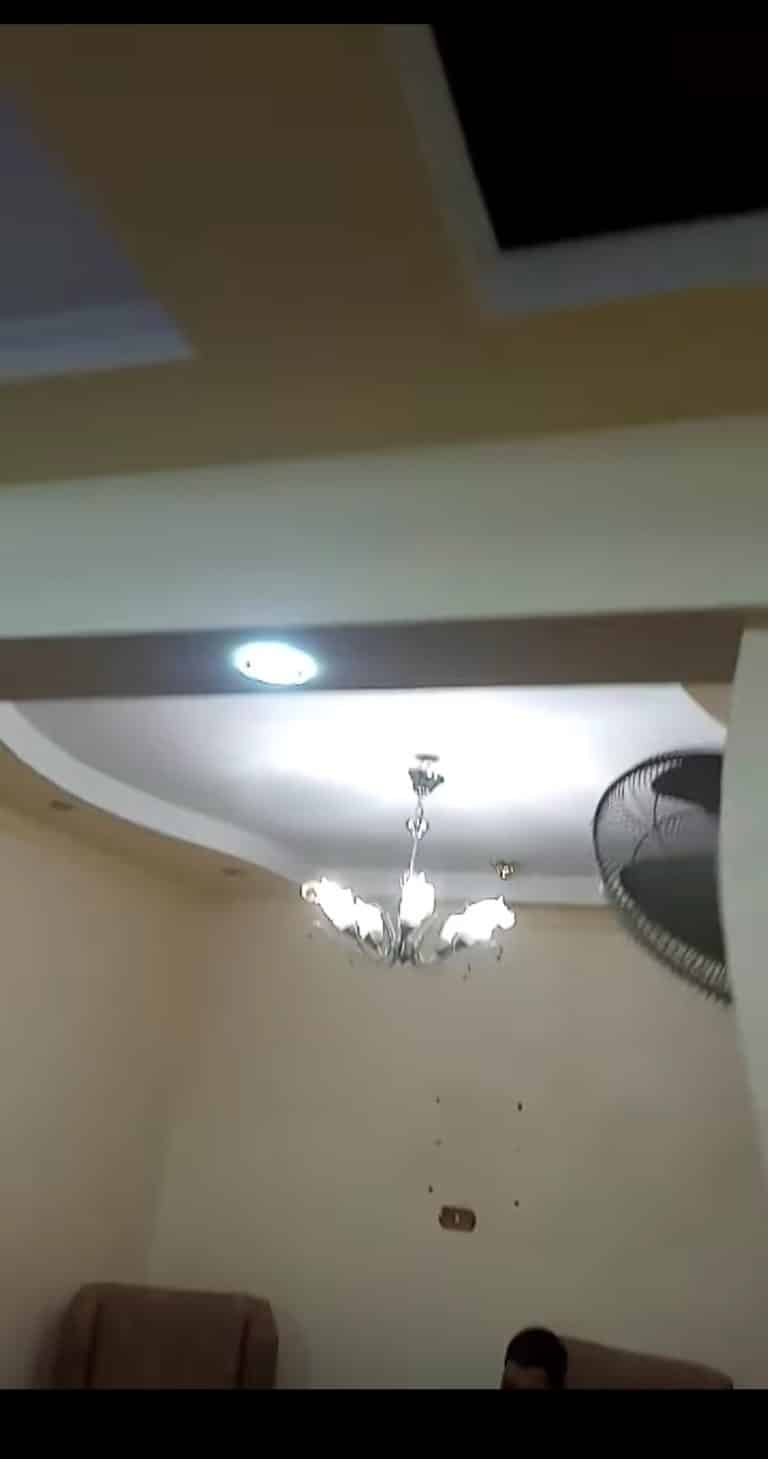 شقه دور خامس والسطح جبلون كامل المرافق مدخل محترم وجه