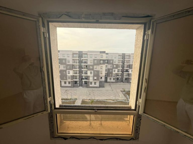 مدينةالعبور الجديدةالإسكان المتميز مرحله قديمةعمارات رمادي 90م