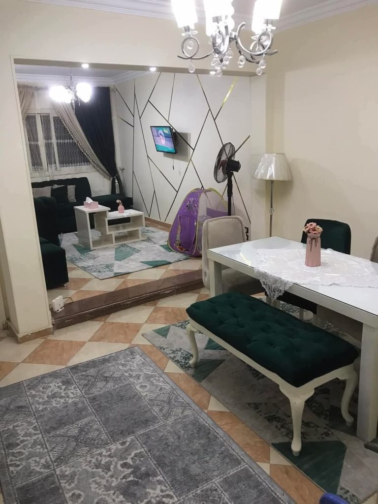 شقةللبيع كاش تنفع سكني او استثماري رابع بلكونه واخير