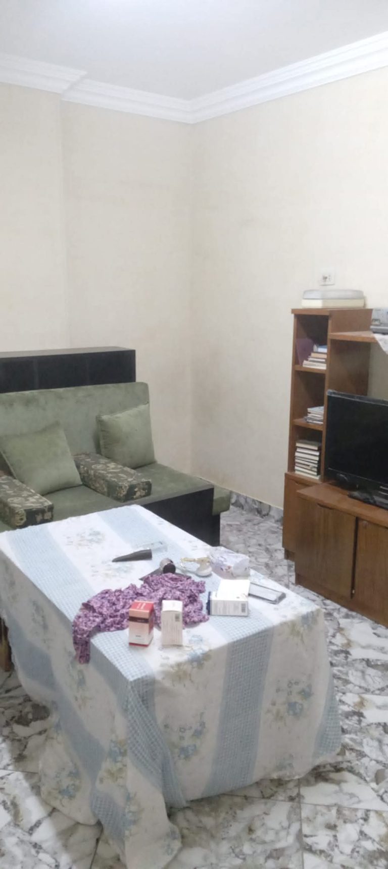 للبيع شقه مساحه ٢٤٠م ميدان مؤمن دور تالت سكنى