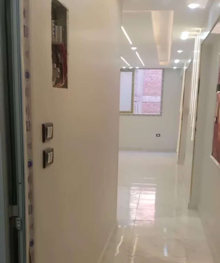 شقةللبيع للذوق الراقي والمتميز تاني نمره من شارع 27جسر السويس