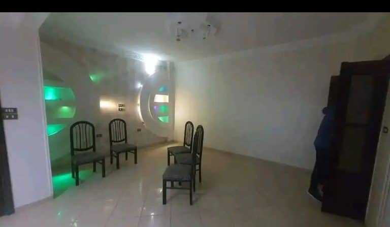 شقة للايجار 😍مساحته 185 متر ٤غرف وريسيبشن و٢حمام ومطبخ