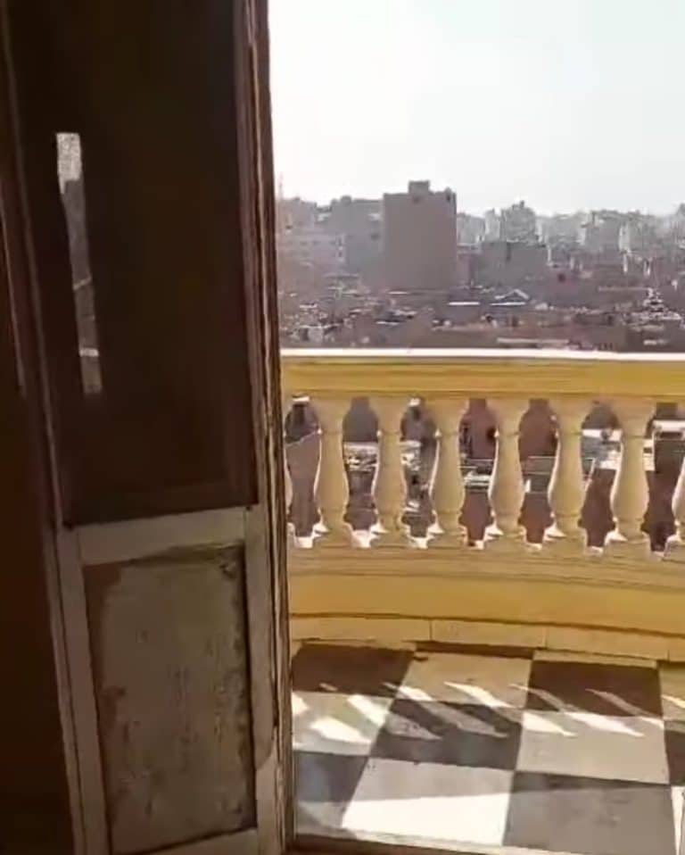 شقةللبيع في شارع جانبي من شارع الزهراء عمرانية الدور العاشر