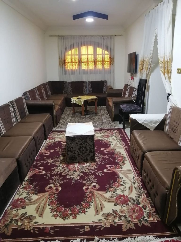 شقه مفروش سسسسنوي في المندره