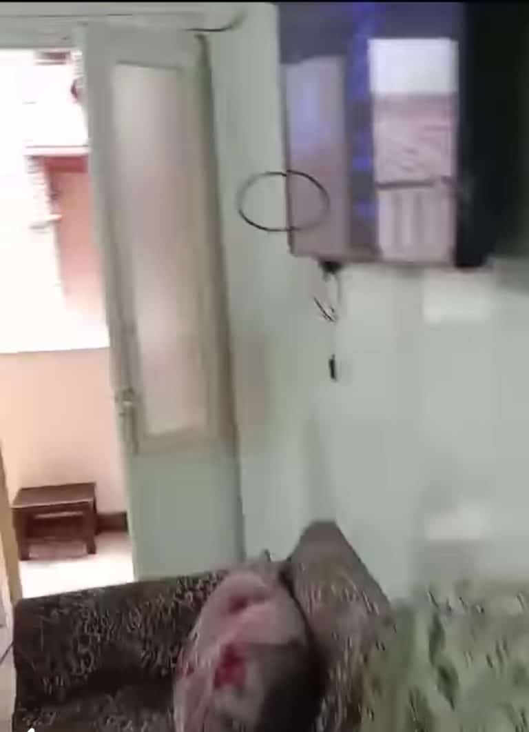 شقه للبيع في الجمهوريه أمام السنترال الجديد المساحه ١٢٥ م