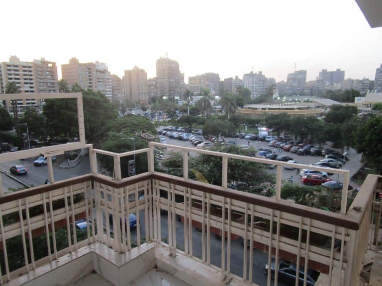 شقة للبيع الدقى أمام نادي الصيد مباشرآ
