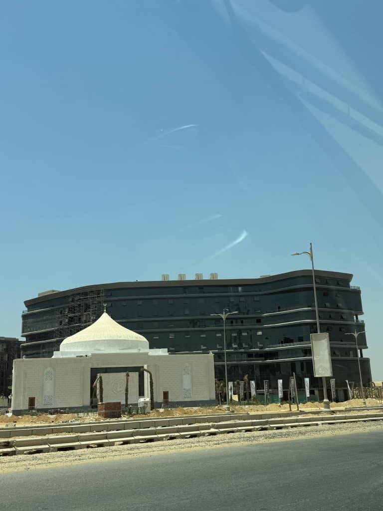 محل للبيع فى مول زاها بارك العاصمه الاداريه أقساط