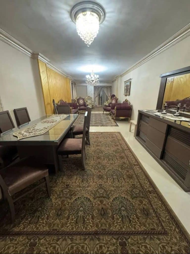 شقة فاخرة جاهزة للسكن في موقع رائع بحدائق الأهرام