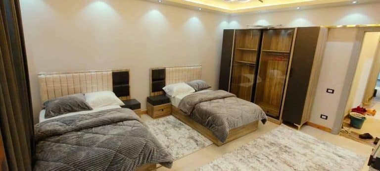 شقه مفروشه للايجار بالمهندسين فندقيه بسعر مميز جدا