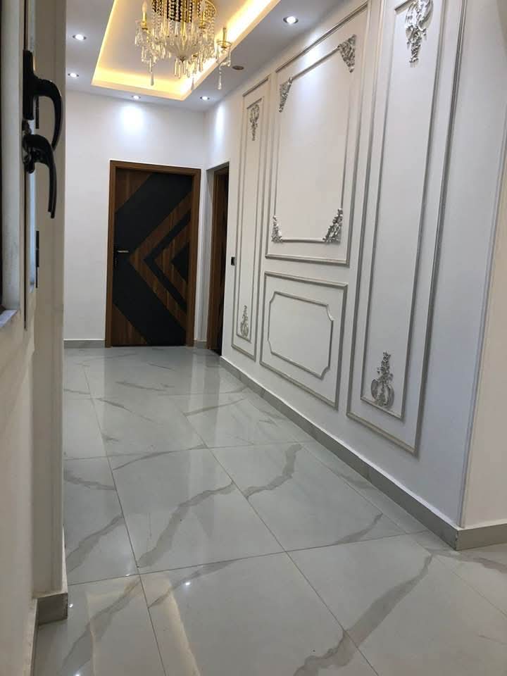 شقةللبيع النرجس ٣ فيلات قريبه من التسعين الجنوبي