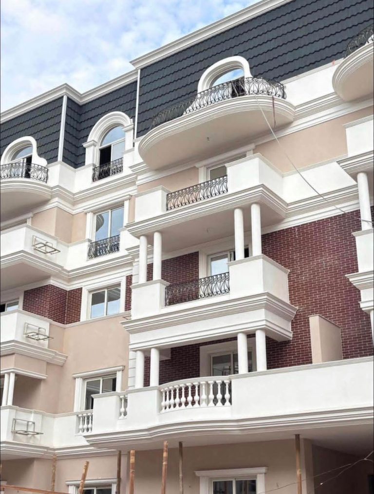 شقة 150م + رووف خاص 150م 🏡