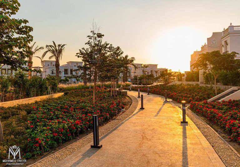 ڤيلااستلام فوري متشطبة بالكامل كمبوند قصور وڤيلات بالعاصمه