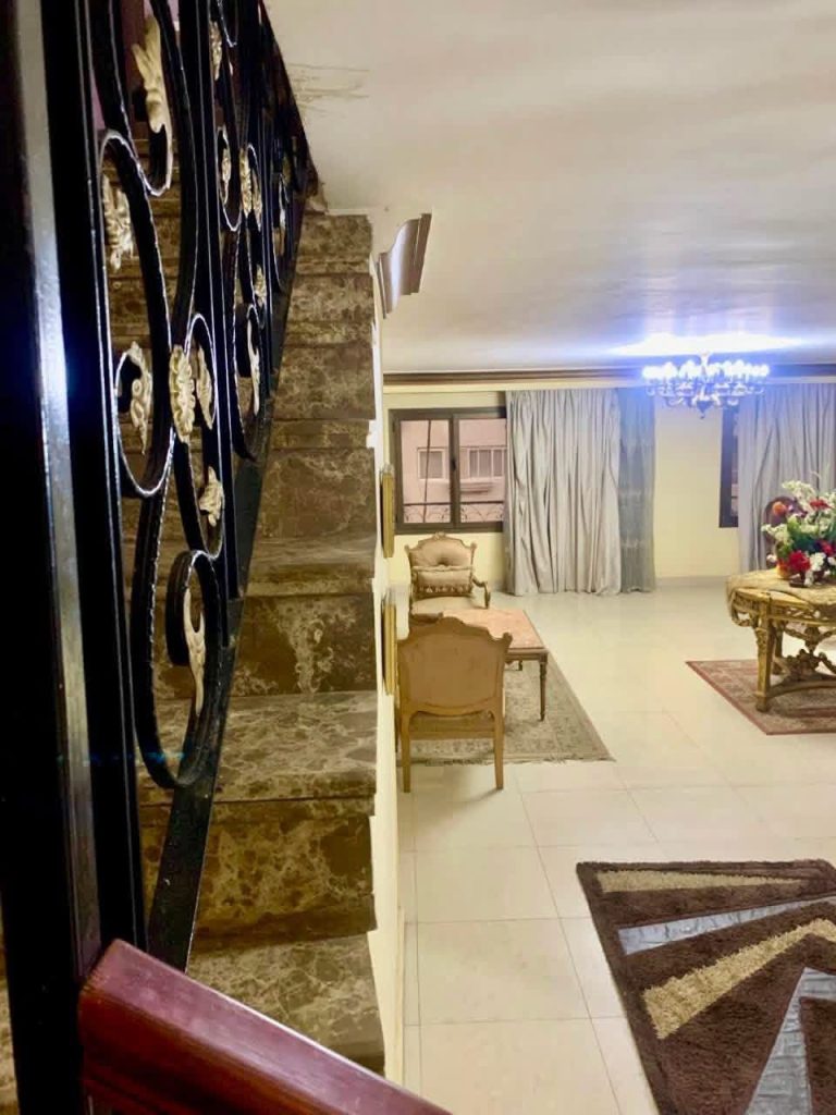 🏡دوبلكس مميز للبيع – مدينة نصر📍 متفرع من حسنين هيكل،