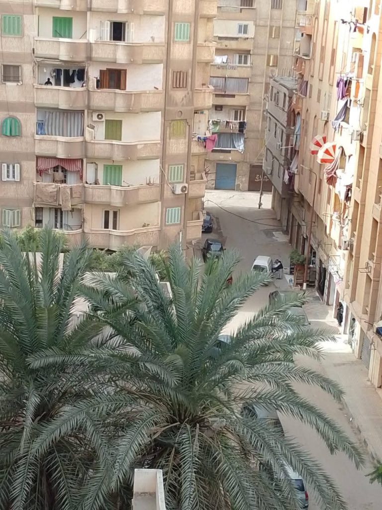 شقةتحفةفالربع الأول من البيطاش ش العوضى قريبه من الشارع الرئيسي