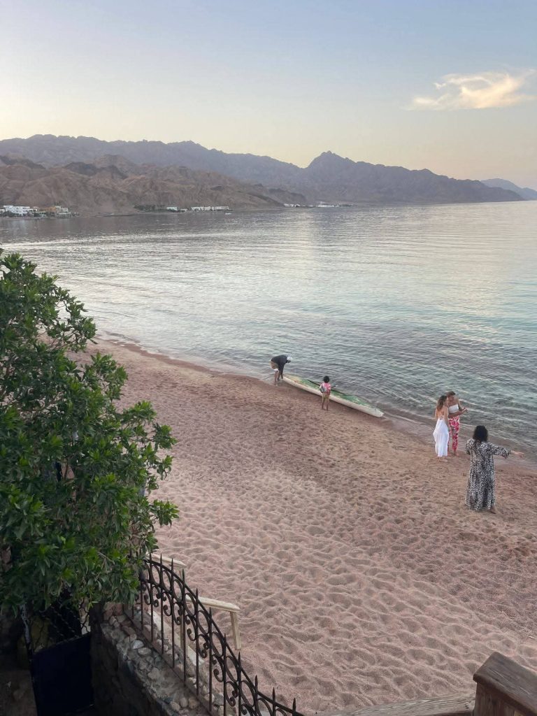 ستوديو عالبحر في العصله دهب✨🌊 اصحى على صوت الموج