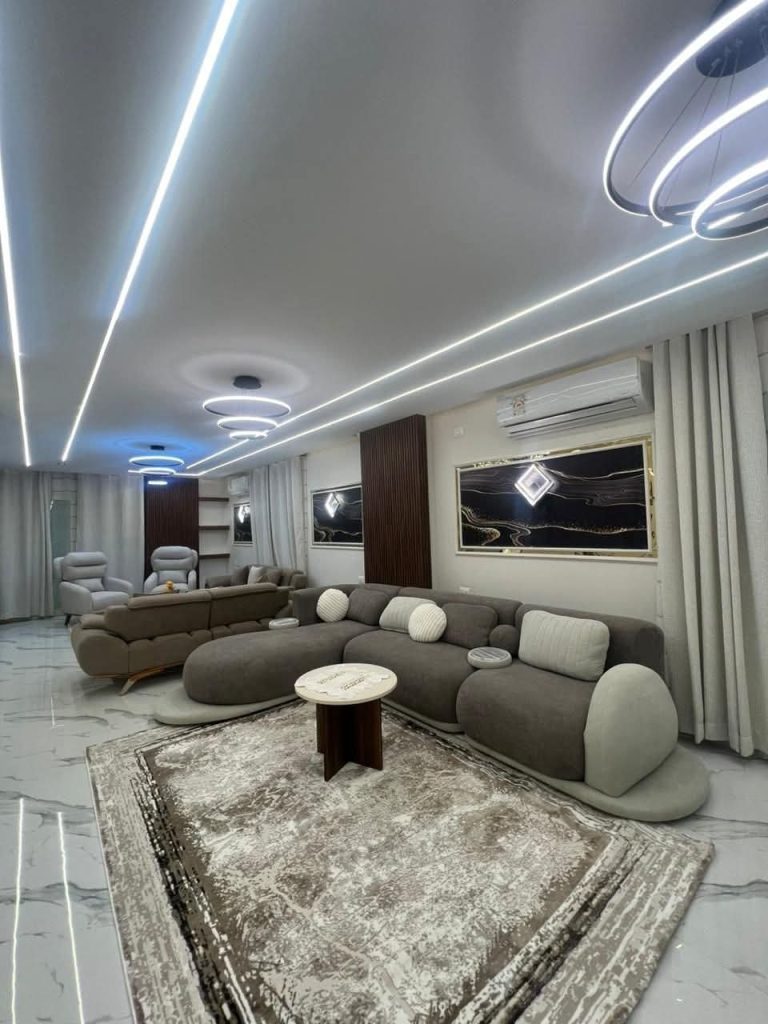 شقةللايجار بتفرعات عباس العقاد بجوار المدرسة الليبية🏡