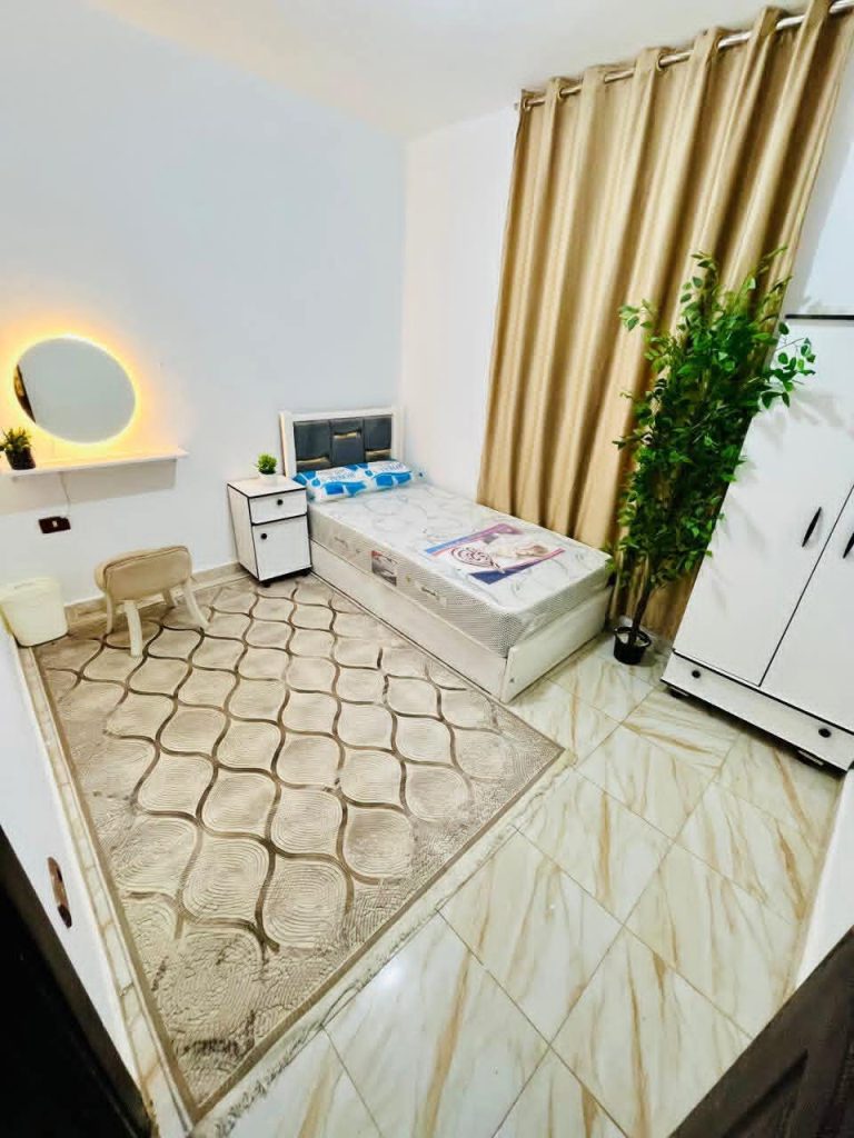 متاح غرفه دبل في الشقه المعروضه ومتاح سنجل زهراءمدينةنصر