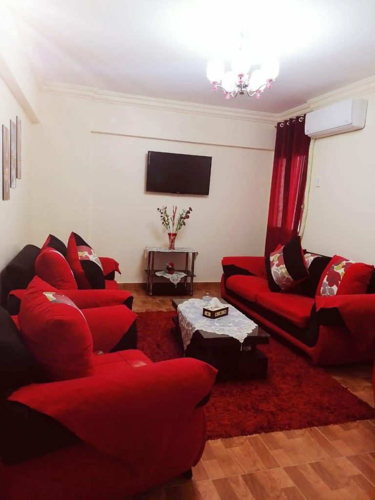 شقةللايجار السنوي مفروشةكامب شيزار تاني نمره من البحراسكندرية
