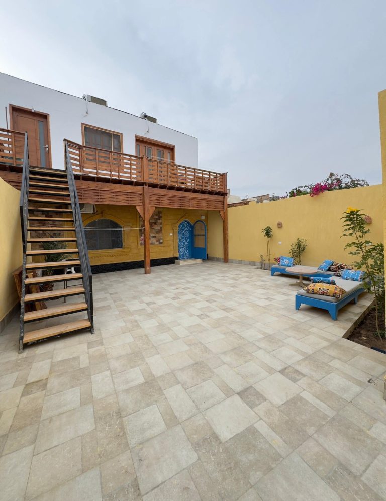 فيلا زرقاء”House With Garden في المنارة بالقرب من مطعم TOTAدهب