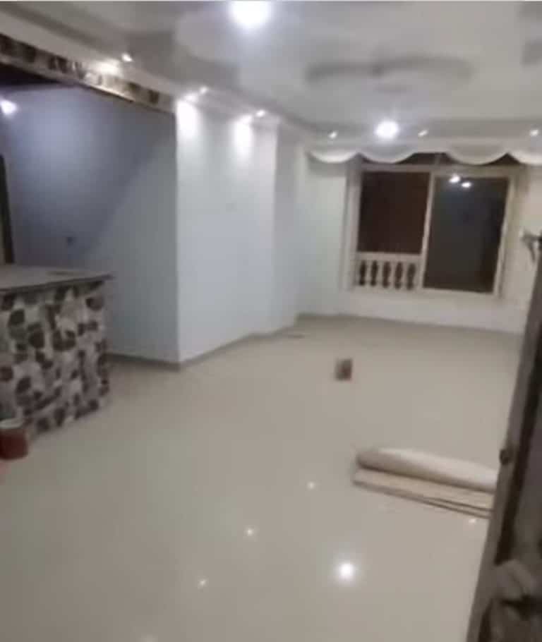 شقه للبيع بين فيصل والهرم شارع راقى جدا