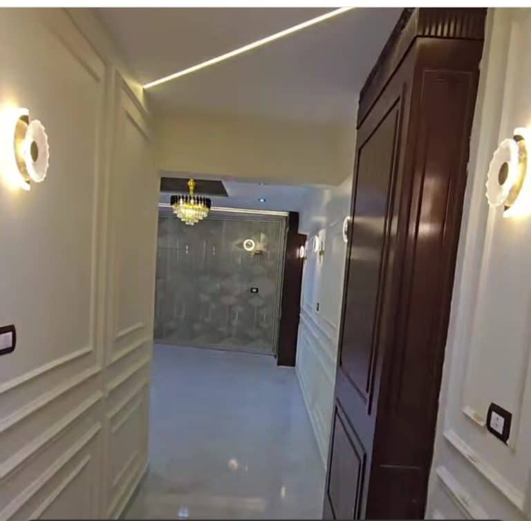 شقه للبيع تمليك💯 دور تالت 😍ناصيه مميزه جدابحرية غربيه بسوهاج