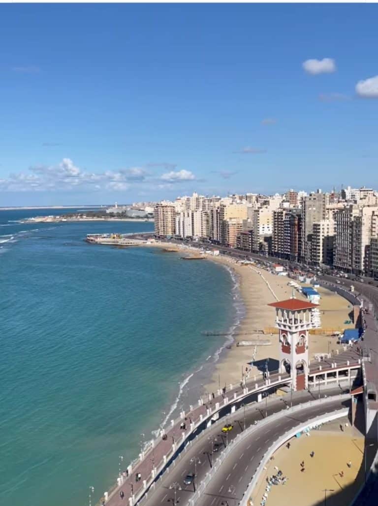 شقة للإيجار بالإسكندرية – بحر مباشر متاحه