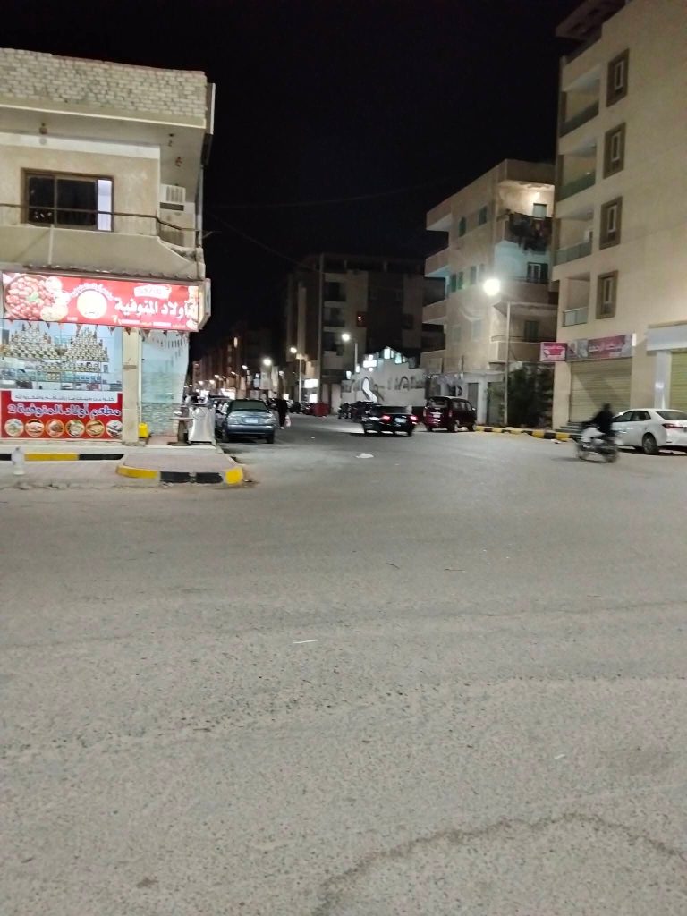 محل للبيع شارع باتا الرئيسي بلغردقه